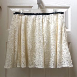 October Sky Off white Lace Mini Skirt Sz M